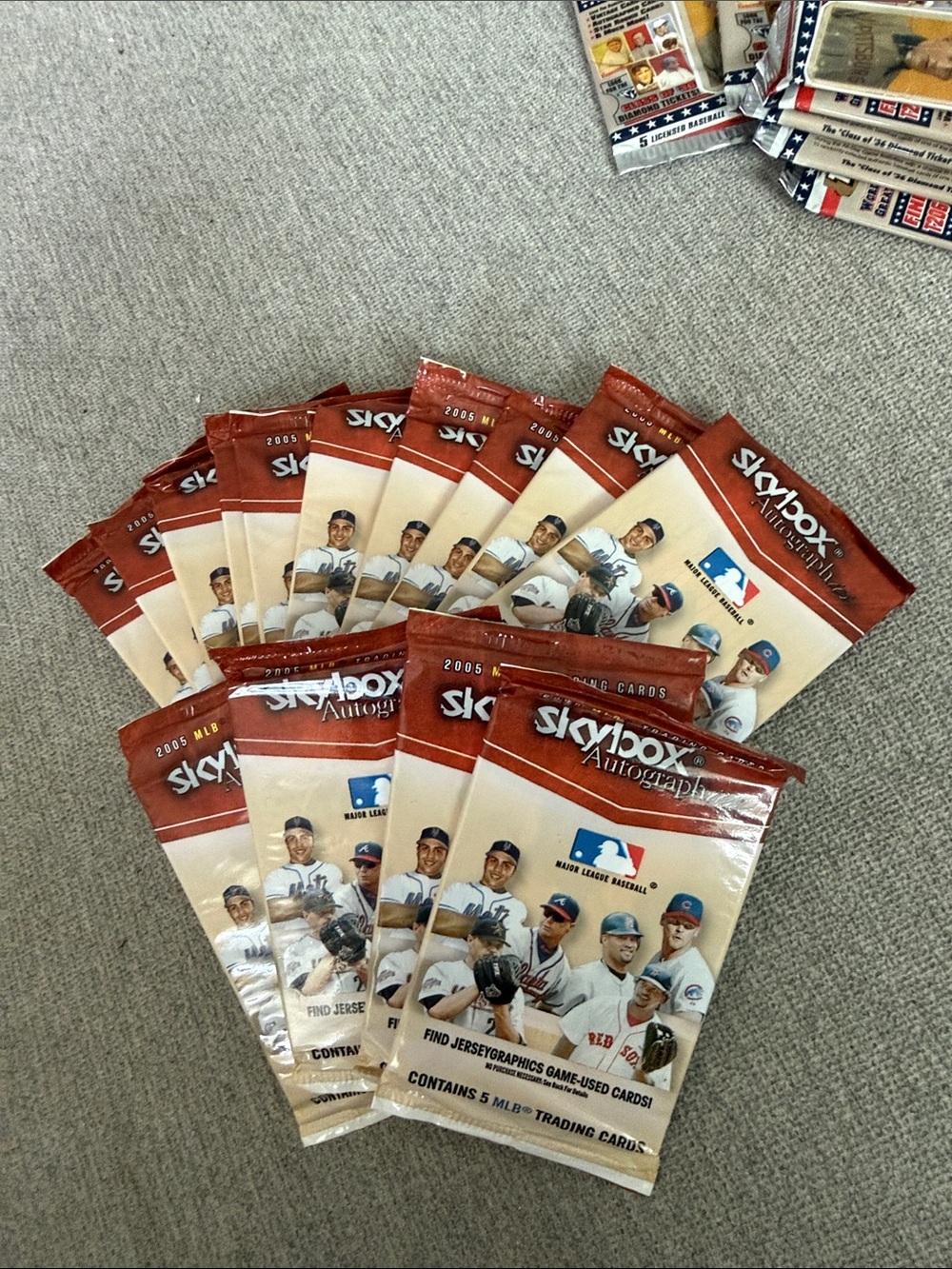 Autographics 2005 Baseball Trading Card Pack - Brown. 14 unopened packs
